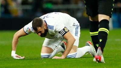بنزيما يهدد ريال مدريد بالرحيل