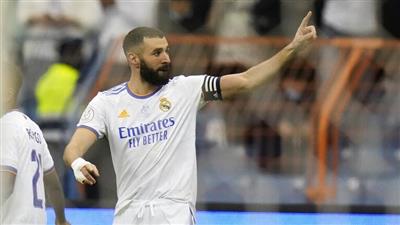 بنزيما يهدد ريال مدريد بالرحيل