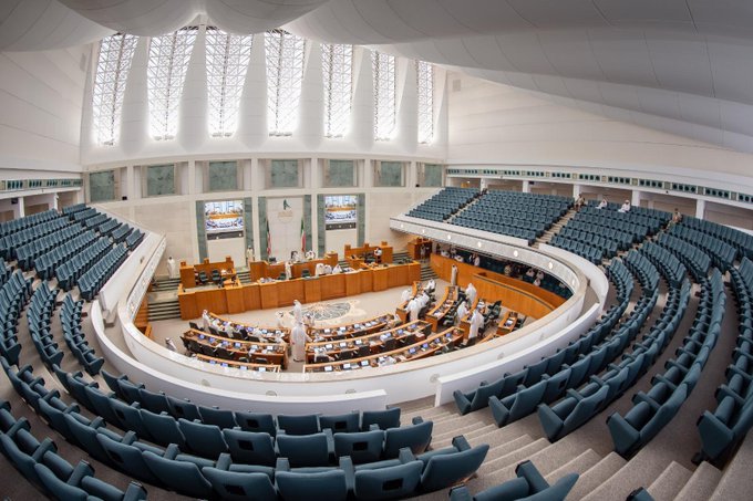 المجلس يقر تقليص مدة تجديد الحبس الاحتياطي 30 يوما في كل مرة وبما لا يتجاوز 3 أشهر في الجنح والجنايات