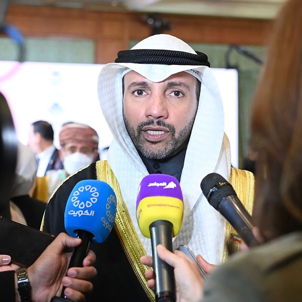 الغانم يؤكد ضرورة توحيد الصف العربي لمواجهة التحديات وتحقيق الانتصارات