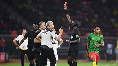 الـ«كاف» يعلن إيقاف مدرب المنتخب المصري مع غرامة مالية