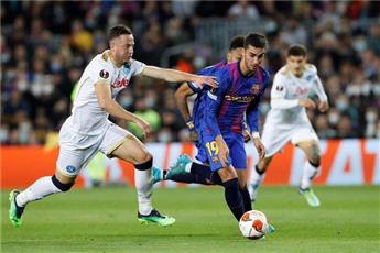الدوري الأوروبي.. نابولي يفرض التعادل على برشلونة في عقر داره