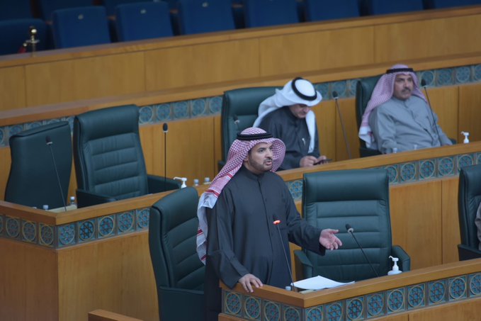 حمدان العازمي : اختلاط في حفل بالمنقف وتحركنا فوراً وتم إيقاف الحفل والسؤال ما فائدة هذه الحفلات ونحن شعب محافظ ويخاف الله ولا يجوز أن نجلب فنانين من الخارج لإفساد الشباب..وعلى الوزراء المعنيين الانتباه ووزير الإعلام عليه عدم إصدار التراخيص