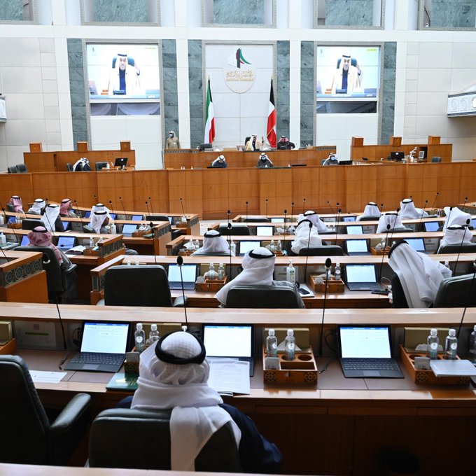 المجلس يبدأ مناقشة الإجراءات الخاصة بالاشتراطات الصحية والتعايش مع وباء كورونا