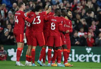 ليفربول يهزم وست هام ويواصل مطاردة السيتي