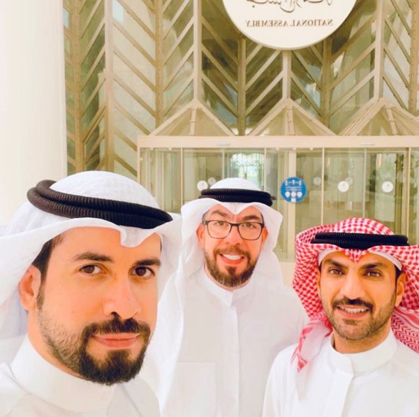 “تجمع العاملين في الكهرباء” يحضر اجتماعاً لـ”لجنة البيئة” للدفاع عن مطالب الموظفين بحضور “الخدمة المدنية”