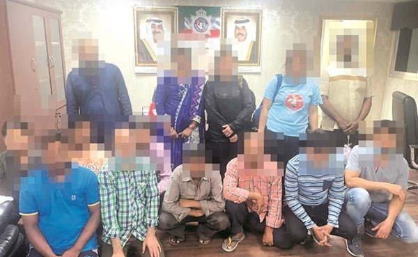 ضبط 42 مخالفاً للإقامة بحملتين لـ «الثلاثية» و«الإقامة»