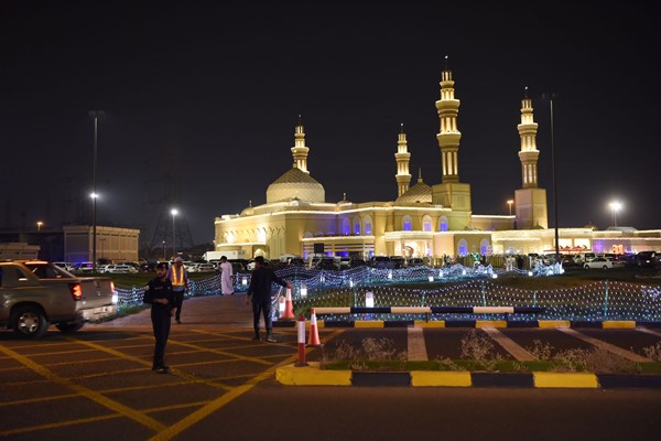 بالصور.. ” الداخلية” تكثف من تواجدها في محيط المساجد والطرقات في العشر الأواخر من رمضان