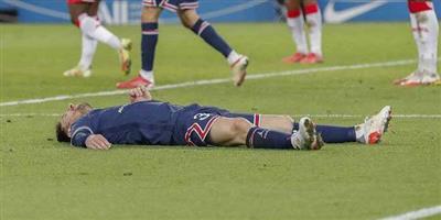 باريس يعلن إصابة الثلاثي ميسي، فيراتي وكيمبيمبي