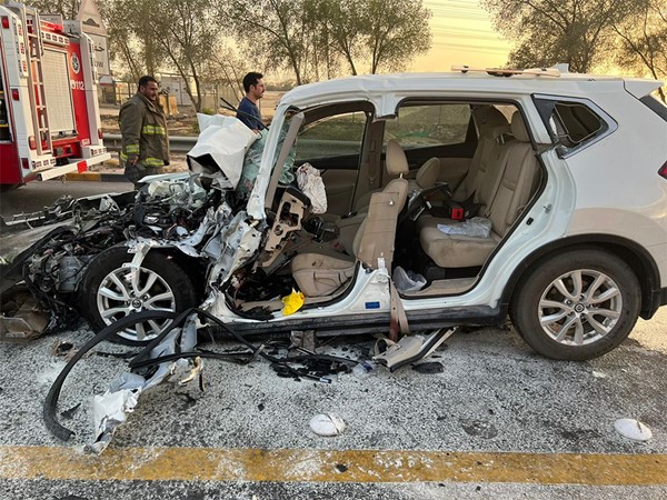 إصابة مواطن في حادث تصادم مركبة مع شاحنة نقل ديزل على طريق الملك فهد