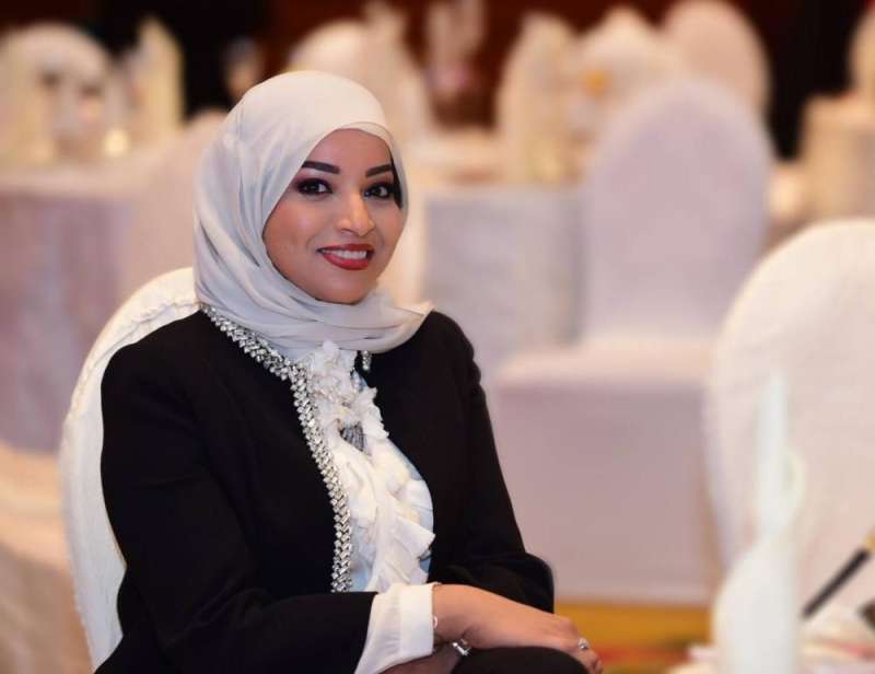 فاطمة النجار: ضبط وافدة تمارس الطب بدون ترخيص وإحالتها إلى النيابة