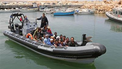 الجيش التونسي ينقذ 81 مهاجرا أبحروا من سواحل ليبيا