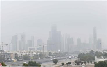 «الداخلية»: الالتزام والحذر بسبب موجة الغبار وسوء الأحوال الجوية التي تسود البلاد حالياً  #غبار_الكويت