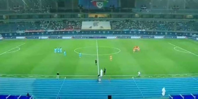 #كأس_سمو_الأمير   #السالمية ينهي الشوط الأول متقدماً على #كاظمة بهدف