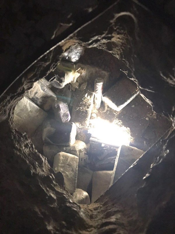 الإعلام الأمني: ‏قديم… ضبط عدد كبير من الهواتف النقالة ومواد يشتبه بانها مخدرة، داخل السجن المركزي