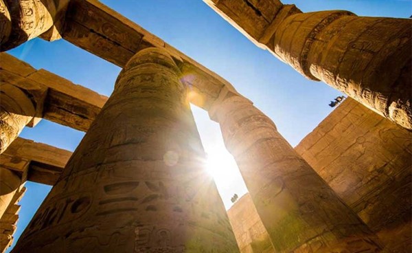 مصر.. شمس الظهيرة تتعامد على 6 معابد في يوم الإنقلاب الصيفي غداً الثلاثاء