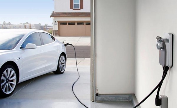 قفزة في تكلفة شحن سيارات تسلا الكهربائية في بريطانيا مع ارتفاع أسعار الكهرباء