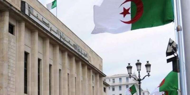 حبس نائب جزائري حاول مساعدة ابنته على الغش في الامتحانات