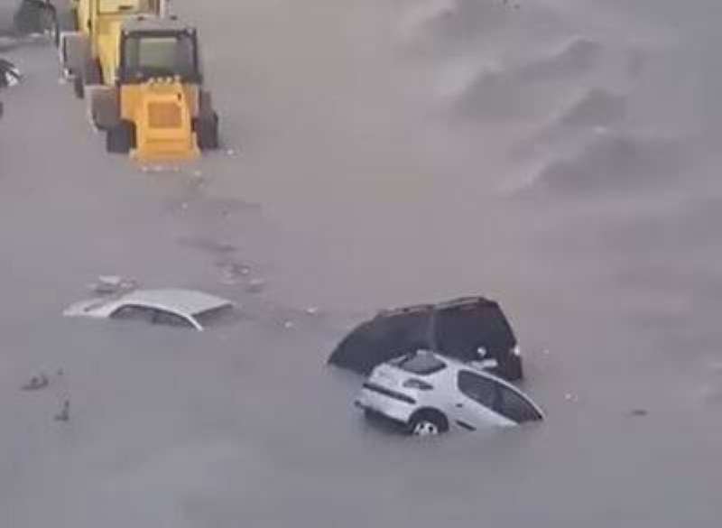 4 قتلى ومفقود في فيضانات وسط تركيا