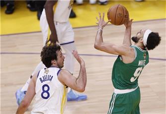 واريورز يرد الدين لسلتيكس في سلسلة نهائي «NBA»