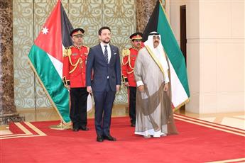 سمو ولي العهد يستقبل ولي العهد في المملكة الأردنية الهاشمية الشقيقة