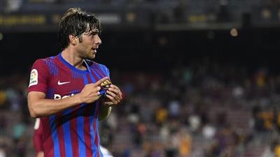 رسميا.. برشلونة يجدد عقد روبيرتو