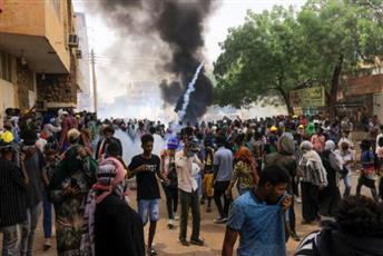 مقتل متظاهر خلال احتجاجات مناهضة للجيش في مدينة أم درمان