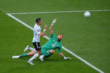 الأرجنتين تصعق إيطاليا بثلاثية وتفوز بكأس «فيناليسيما»