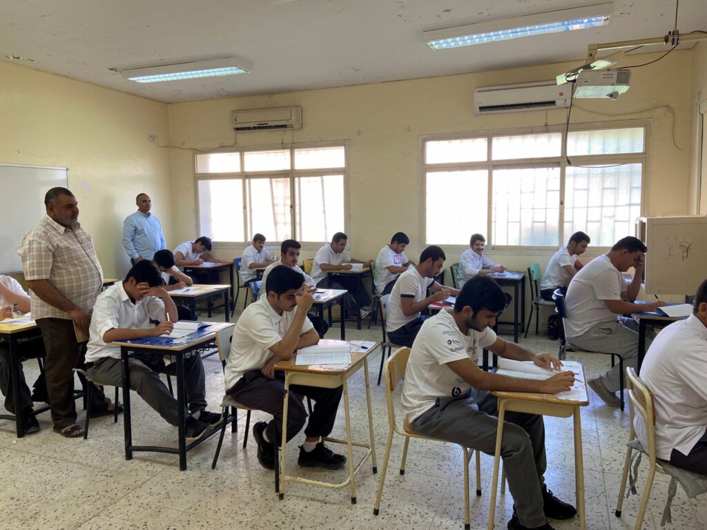 طلبة الثانوية العامة بقسميه العلمي والأدبي أدوا امتحان التربية الاسلامية