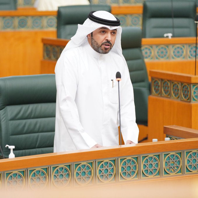 الوزير الراجحي: الحكومة ترى صرف المنحة المالية للمتقاعدين ضمن العاجل من الأمور