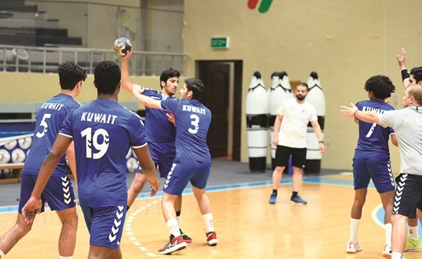 «يد» الناشئين يواجه اليابان غداً