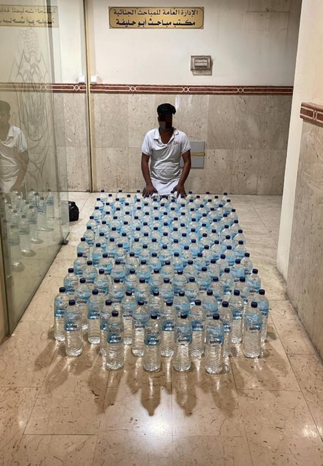 ضبط آسيوي في المنقف بحوزته على عدد 140 زجاجة بلاستيكية تحتوي على مواد كحولية محلية الصنع