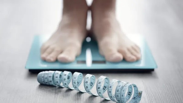 منها الإفراط بالأكل الصحي.. 5 أخطاء تمنعك من خسارة الوزن