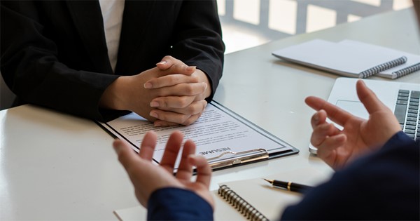 10 أخطاء عليك تجنبها خلال مقابلات العمل