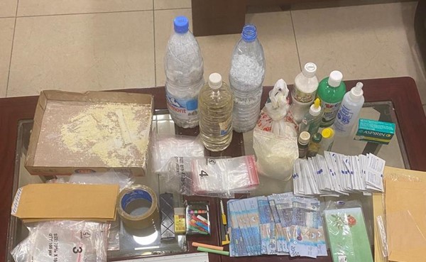 ضبط عصابة استهدفت العملة الكويتية بالتزوير
