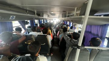 ضبط 76 مخالفاً لـ «الإقامة» بسوق الجمعة