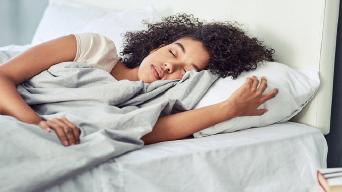 علماء يكشفون…جودة النوم أكثر أهمية من مدته لتعزيز المناعة
