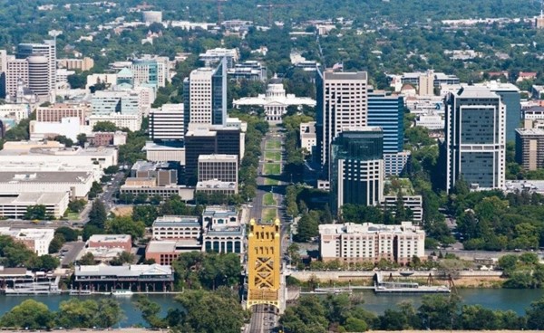 قانون جديد في كاليفورنيا يلزم الشركات بالكشف عن نطاق مرتبات الوظائف الشاغرة