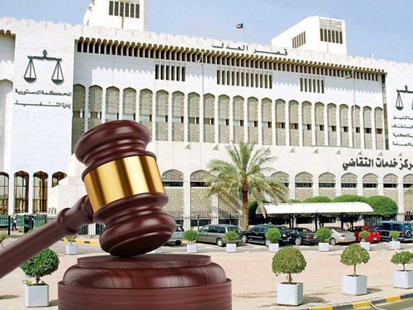 الحبس 10 سنوات لـ7 مقيمين أصدروا شهادات «لائق صحياً» لمصابين بأمراض فيروسية بمبالغ مالية
