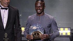 ريال مدريد و برشلونة يتقاسمان جوائز فرانس فوتبول .. ونجم ماني يسطع بأعمال الخير
