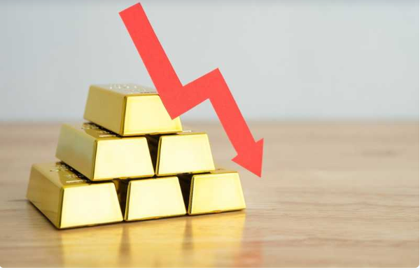 الذهب عند أدنى مستوى في 3 أسابيع.. مع صعود الدولار وعائد السندات