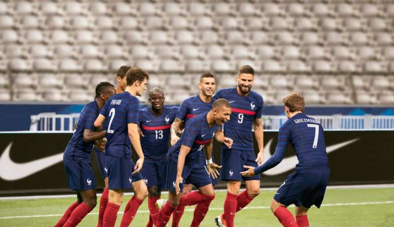 شكوك كبيرة حول فرنسا المحاطة بالمشاكل قبل كأس العالم