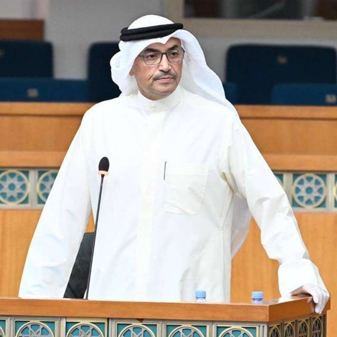 محمد المطير : هذا التعديل على اللائحة كنا ننتظره منذ زمن وعلى الأمانة التحرك لتوفير قانونيين للجان لتغطية الأمر واللجنة التشريعية كان عليها ضغط من كم الاقتراحات وتحول الأمر إلى عرف وهو عدد القوانين التي قدمها النائب