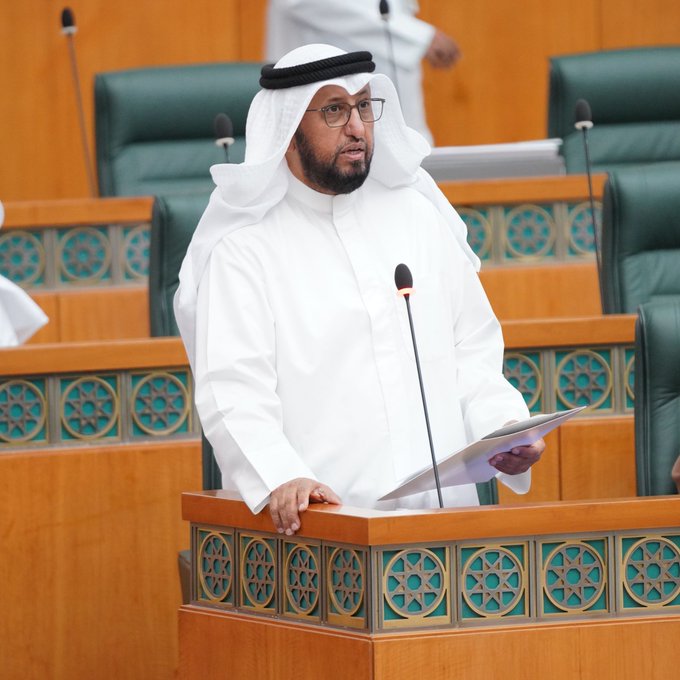 عمار العجمي: الحكومة تنعى بكل أسى وزير الإعلام السابق #محمد_السنعوسي الذي انتقل إلى جوار ربه بعد رحلة مليئة بالعطاء