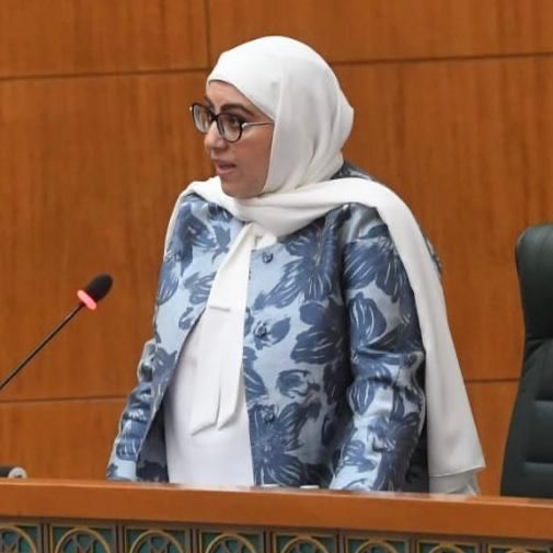 وزيرة الأشغال رداً على ما أثاره نواب حول تعارض المصالح: عملي مستشارة في مشروع #مطار_الكويت تم بترشيح من كلية #الهندسة والبترول