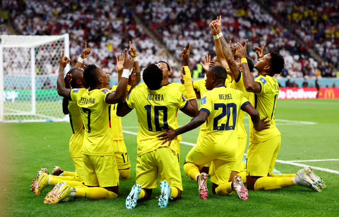 عاجل نهاية الشوط الأول من المباراة الافتتاحية لـ #كأس_العالم_2022 بتقدم الإكوادور على قطر بهدفين دون رد