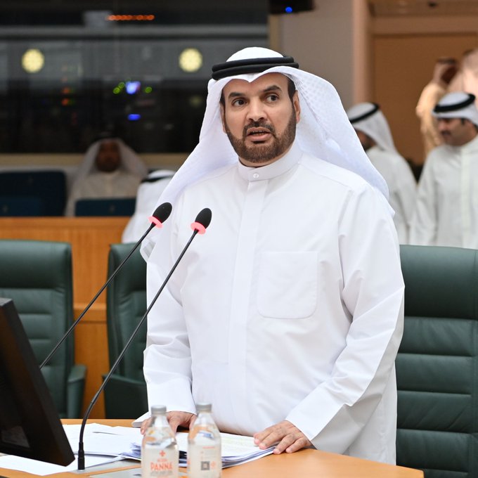العازمي: هناك 27 مليونًا صرفت للأرضيات الاسفلتية دون الرجوع للرقابة