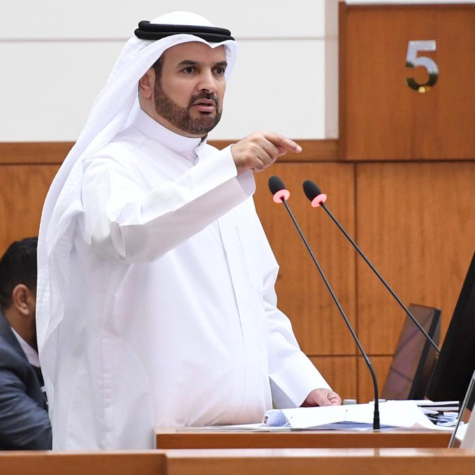 العازمي: رئيس جهاز متابعة الأداء الحكومي زار مشروع المطار أمس والوزيرة بوقماز كي تقنع رئيس الجهاز بتمديد المشروع أدعت وجود تدليس ومستندات غير صحيحة قدمتها الوزيرة السابقة بعدم الحاجة للتمديد
