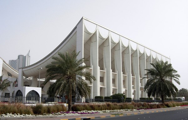 تعديل بعض مواد اللائحة الداخلية لمجلس الأمة: إحالة الاقتراحات بقوانين مباشرة إلى اللجان المتخصصة لدراستها