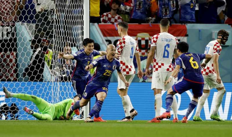 اليابان وكرواتيا ينتقلان لأول شوطين إضافيين بالمونديال